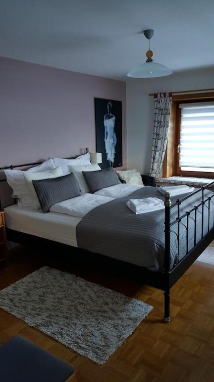 Haus Anna Louise - Niedernsill Appartement Buitenkant foto